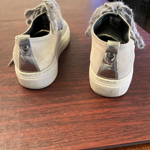 AGL Suede Fashion Sneaker made in Italy. Size 37 or 7 US - Picture 3 of 3